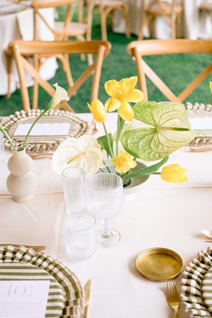 Decoración floral en boda en Mas Les Lloses, Valencia